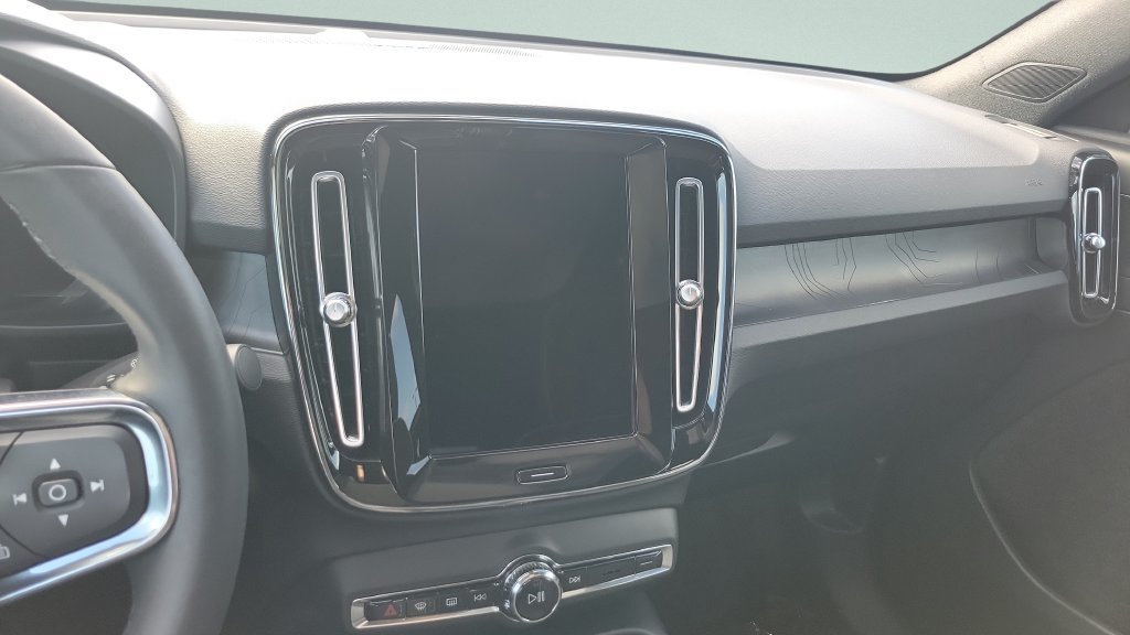 Used 2023 Volvo C40 P8 Recharge Ultimate AWD/4WD image 14