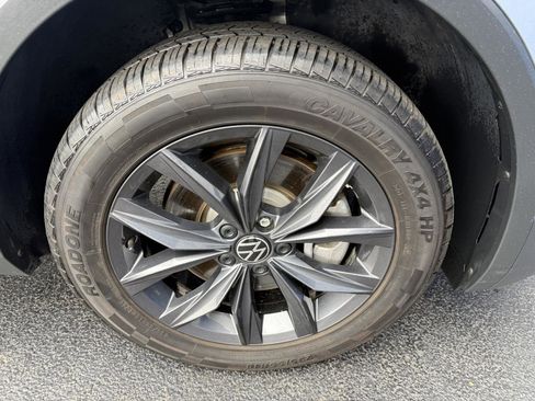 Used 2024 Volkswagen Tiguan SE image 24