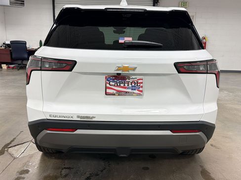 New 2026 Chevrolet Equinox LT w/ Safety and Technology Package FWD image 9