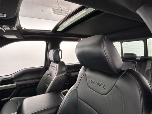 Used 2018 Ford F150 Raptor w/ Equipment Group 802A Luxury image 32