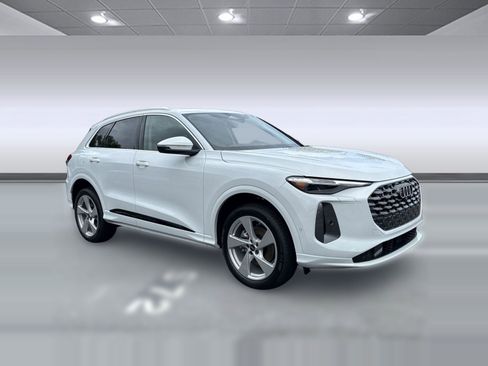 Used 2025 Audi Q5 Premium Plus AWD/4WD image 7