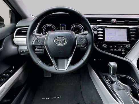 Used 2018 Toyota Camry SE w/ Convenience Package FWD image 6