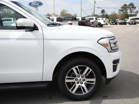 Used 2024 Ford Expedition Max Limited image 3