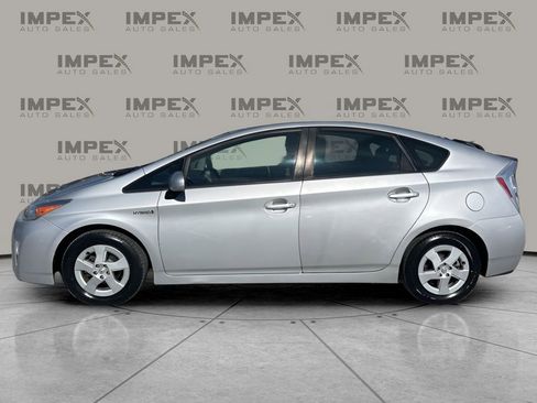Used 2011 Toyota Prius Two image 2