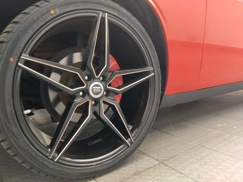 Used 2016 Dodge Challenger SXT RWD image 31