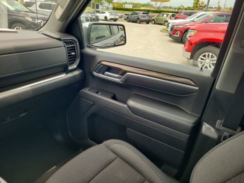 Used 2025 Chevrolet Silverado 1500 LT AWD/4WD image 13