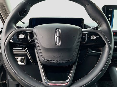 Used 2025 Lincoln Aviator Reserve w/ Equipment Group 201A image 11
