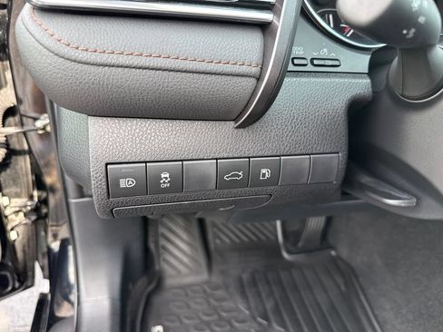 Used 2018 Toyota Camry LE FWD image 15
