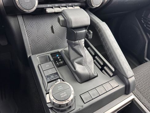 Used 2025 Toyota 4Runner SR5 image 26