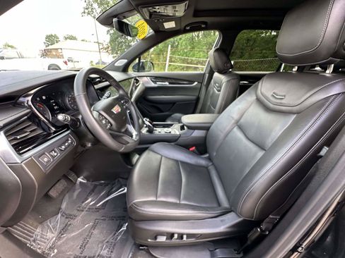 Used 2024 Cadillac XT6 Premium Luxury w/ Technology Package AWD/4WD image 18