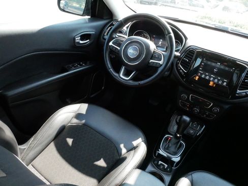 Used 2021 Jeep Compass Latitude AWD/4WD image 9