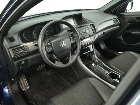 Used 2017 Honda Accord Sport image 38