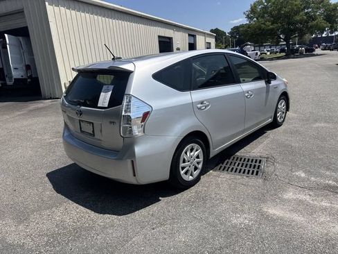 Used 2014 Toyota Prius V Three FWD image 5