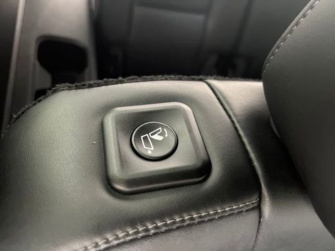 Used 2025 Kia Telluride S FWD image 20