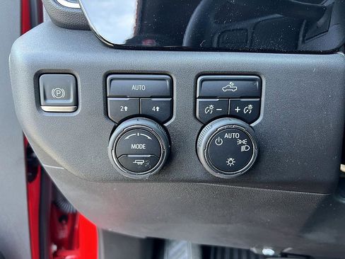 Used 2024 Chevrolet Silverado 1500 LT image 16