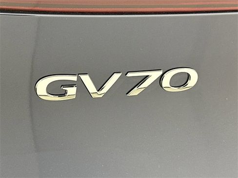 Used 2025 Genesis GV70 2.5T image 25