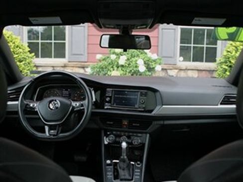Used 2019 Volkswagen Jetta R-Line FWD image 15