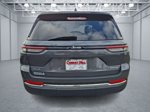 Certified 2023 Jeep Grand Cherokee Laredo w/ Luxury Tech Group I image 4