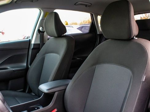 Used 2025 Hyundai Kona SEL image 31