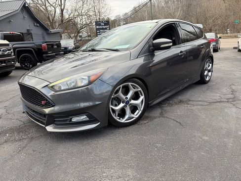 Used 2017 Ford Focus ST FWD image 69