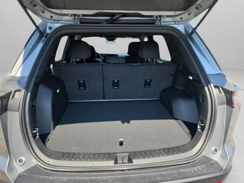 Used 2026 Chevrolet Equinox LT w/ Safety and Technology Package FWD image 11