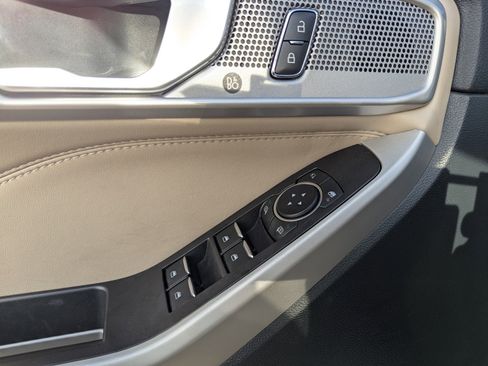 Used 2024 Ford Explorer Limited image 30