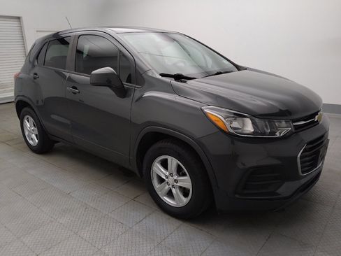 Used 2020 Chevrolet Trax LS w/ LPO, Cargo Package FWD image 11