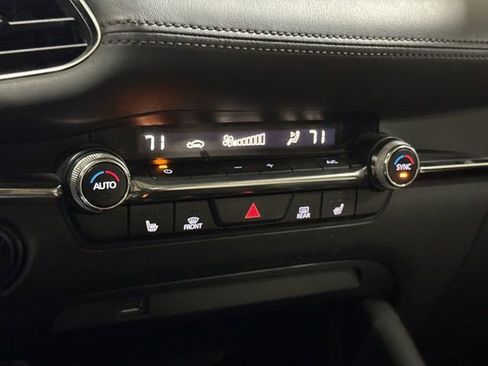 Used 2019 MAZDA MAZDA3 Sedan FWD image 16