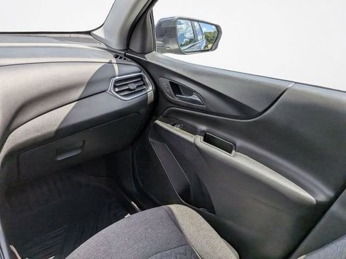 Used 2022 Chevrolet Equinox LT FWD image 16