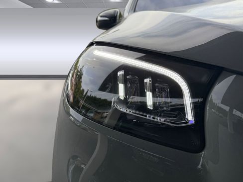 New 2026 Mercedes-Benz GLS 580 4MATIC image 9