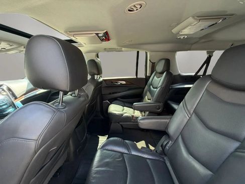Used 2020 Cadillac Escalade ESV Luxury AWD/4WD image 26