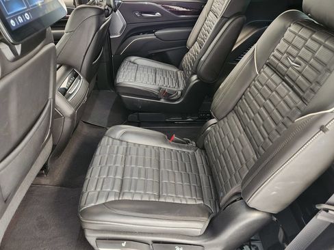 Used 2024 Cadillac Escalade Sport Platinum w/ LPO, ONYX Package AWD/4WD image 31