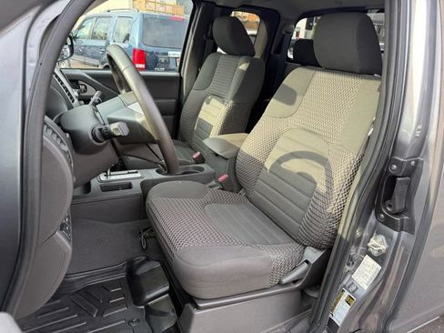 Used 2019 Nissan Frontier SV w/ Value Truck Package AWD/4WD image 10