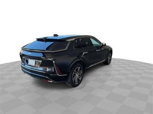 Certified 2024 Cadillac Lyriq Luxury image 8