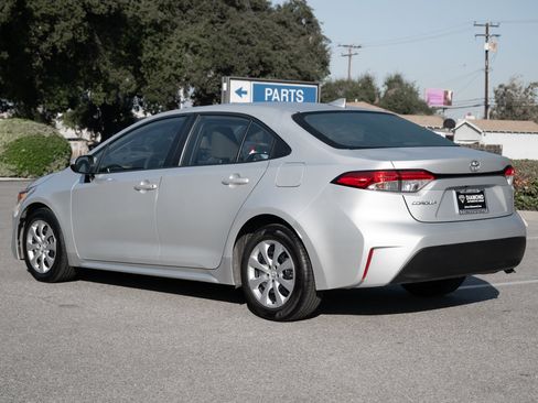 Used 2023 Toyota Corolla LE image 6