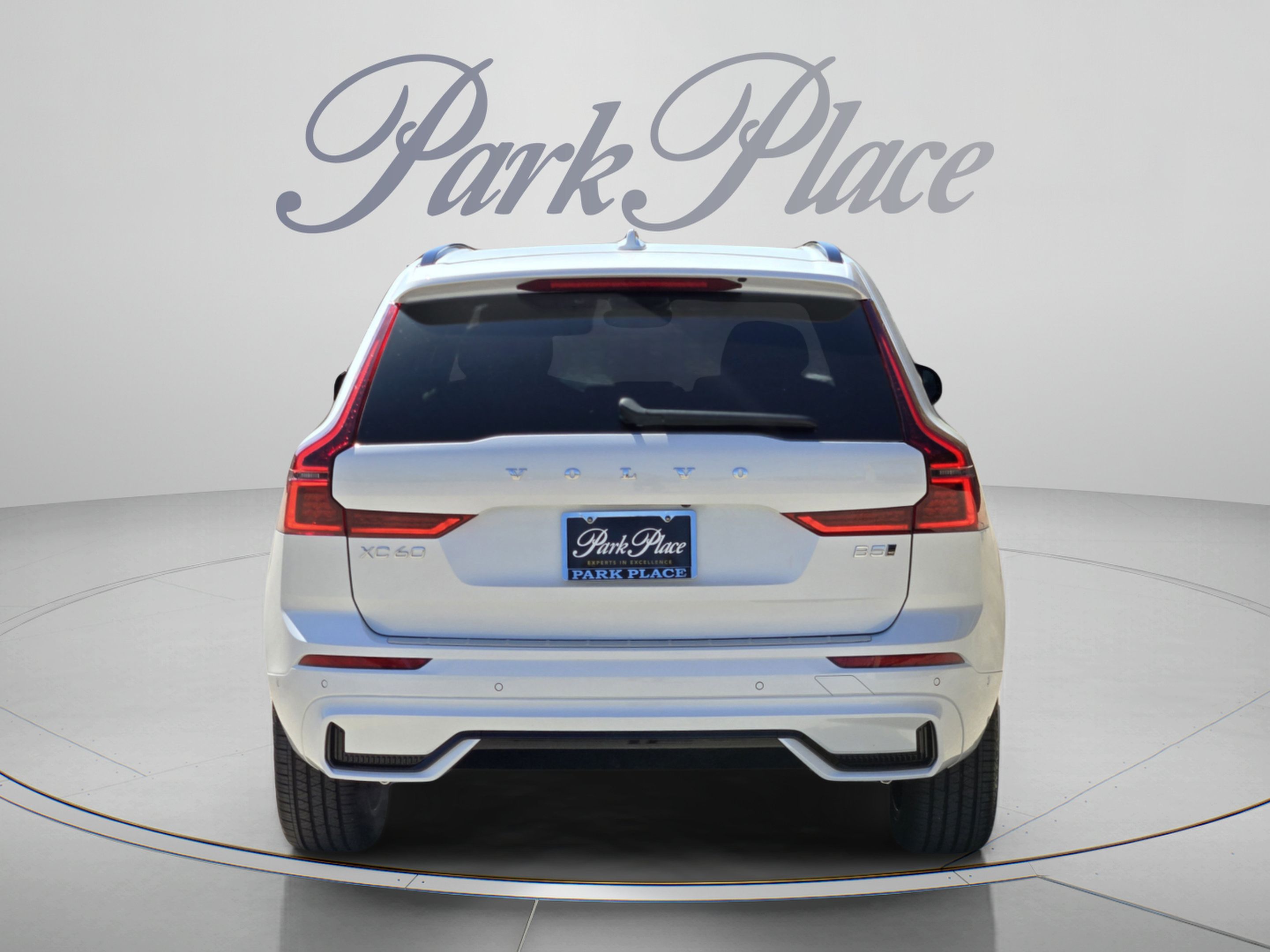 Used 2026 Volvo XC60 B5 Plus w/ Protection Package Premier AWD/4WD image 4