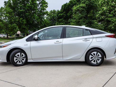 Used 2020 Toyota Prius Prime Limited FWD image 4