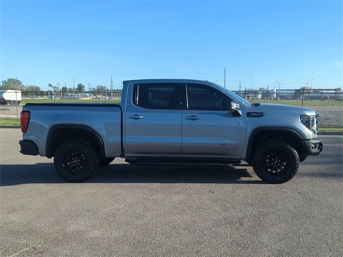 Used 2023 GMC Sierra 1500 AT4X image 2