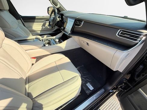 New 2026 Jeep Grand Wagoneer Summit AWD/4WD image 32