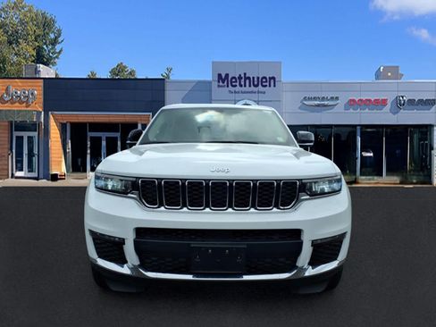 Used 2023 Jeep Grand Cherokee L Limited AWD/4WD image 2
