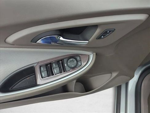 Used 2024 Chevrolet Malibu LT image 19