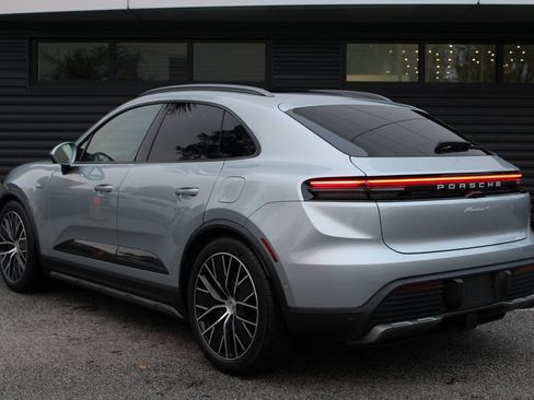 New 2025 Porsche Macan 4 Electric image 3