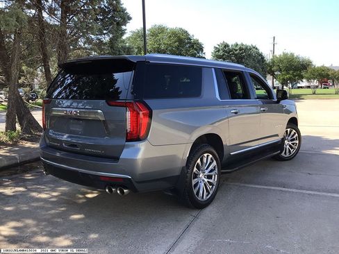 Used 2021 GMC Yukon XL Denali w/ Advanced Technology Package AWD/4WD image 5