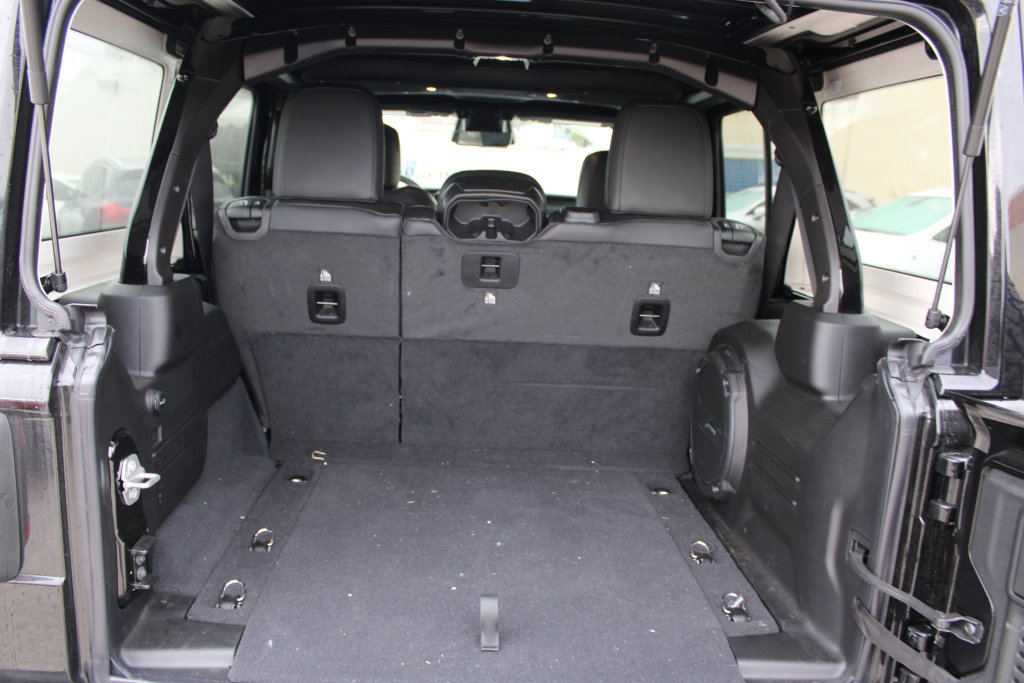 Used 2026 Jeep Wrangler Unlimited Rubicon AWD/4WD image 9