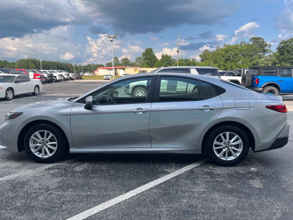 Used 2025 Toyota Camry LE FWD image 20