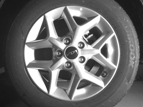 Used 2025 Kia Soul LX w/ LX Technology Package FWD image 14