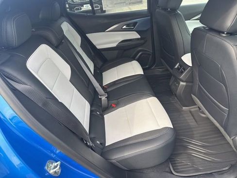 New 2025 Chevrolet Equinox EV LT w/ Convenience Package II FWD image 26