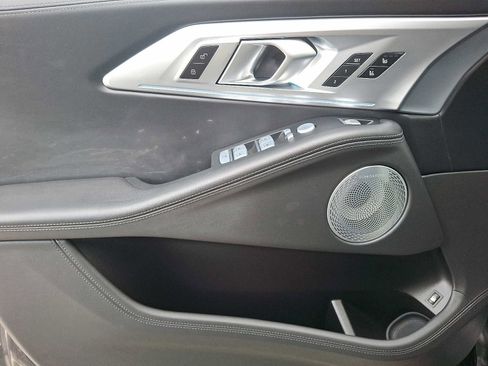 Used 2023 BMW XM image 12