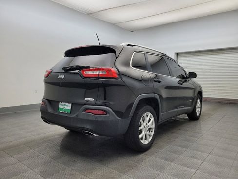 Used 2018 Jeep Cherokee Latitude w/ Safety Group image 9