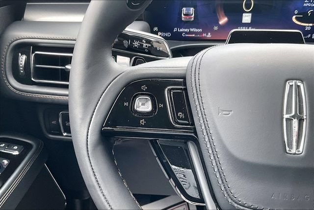 Used 2026 Lincoln Aviator AWD w/ Jet Appearance Package image 20